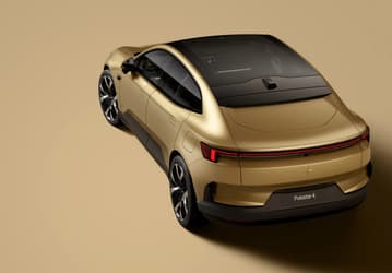 У электрического кроссовера Polestar 4 нет заднего стекла. Машина получилась очень динамичной и недешёвой