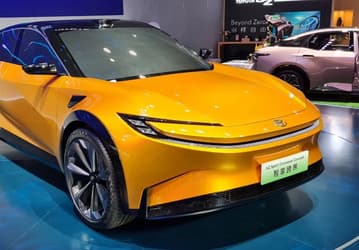 У Toyota два новых кроссовера: bZ Sport Crossover и bZ FlexSpace. Они ориентированы на молодёжь