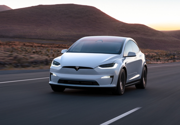 Tesla признали виновной в нарушении прав сотрудников
