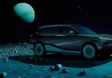 В Россию приедет топовый кроссовер Exeed Exlantix E0Y: 5 метров длины, 480 л.с. и полный привод