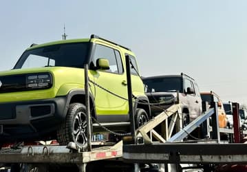 «Китайский Suzuki Jimny» будет невероятно доступным электрическим кроссовером. Baojun Yep уже поступает к дилерам в Китае