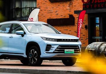 Запас хода 1000 км, расход 1,76 л на 100 км, Snapdragon 8155 и автопилот. Chery представила сразу пять версий нового Exeed LX