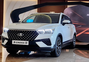«Самая современная Lada», «Ещё никогда автомобили Lada не выглядели так роскошно», — иностранные СМИ поделились впечатлениями от Lada X-cross 5