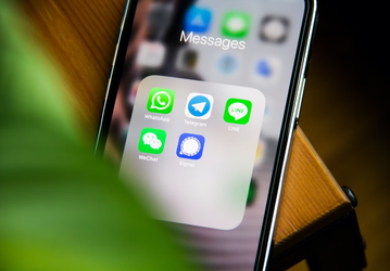 В WhatsApp теперь можно сохранить в чате исчезающие сообщения