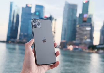 Снятый с производства огромный iPhone 11 Pro Max подешевел в России на треть