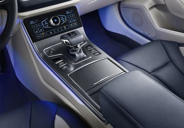 Альтернатива Mercedes-Benz E-Class. В России начали продавать премиальный пятиметровый седан Hongqi H5 нового поколения