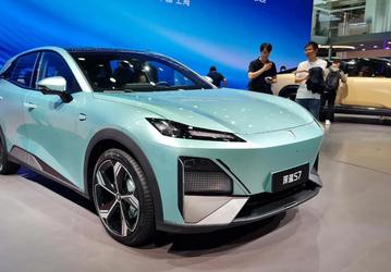 Представлен 258-сильный кроссовер Changan S7. У него нет приборной панели
