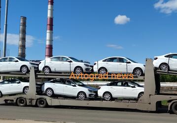 Вся страна ждала этого больше года. АвтоВАЗ начал отгружать Lada Vesta NG дилерам