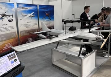 В Москве представили беспилотник-дрононосец «Адмирал». Он может нести на себе боевые FPV-дроны