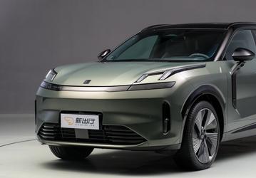 536 л.с. и 1400 км на одной зарядке. Geely раскрыла характеристики своего новейшего кроссовера Lynk & Co 08, построенного на платформе Volvo