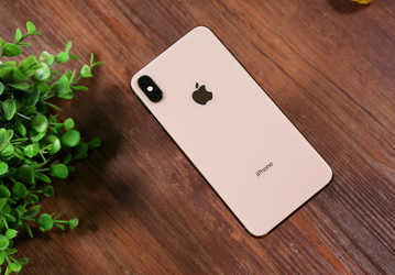 Apple обрушила цены на iPhone XS 