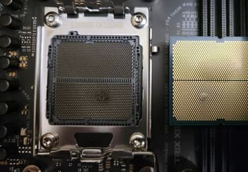Процессоры Ryzen 7000X3D всё ещё под угрозой. Некоторые системные платы подают напряжение свыше 1,3 В даже после обновления BIOS