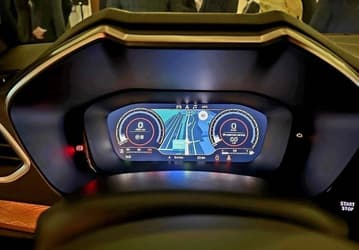 Что показывает топовая Lada Vesta NG на втором экране. Он есть только у старшей версии