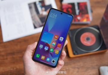 «Чрезвычайно редкий высокопроизводительный и высококачественный смартфон с ЖК-дисплеем», — инсайдер опубликовал живые фото Redmi Note12T Pro