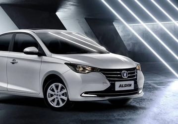 «Заменитель Hyundai Solaris» с мягкой подвеской и шикарной комплектаций: у дилеров уже появились седаны Changan Alsvin