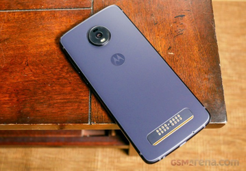 Настоящий флагман Moto Z5 получил гигантский аккумулятор 