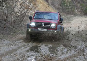 Насколько корректно его сравнивать с Toyota Land Cruiser: сильные стороны рамного внедорожника Tank 300 выявил журнал «За рулём»