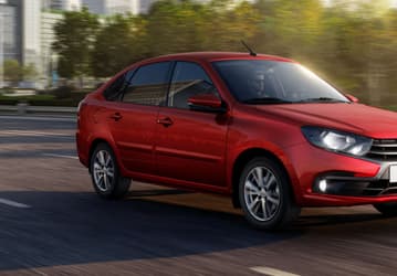 Автомобили Lada распродаются с опережением графика: АвтоВАЗ продал уже 100 тыс. машин Lada в 2023 году