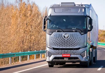 КамАЗ не сможет конкурировать с этим. В Россию едет «космический» Foton Auman Galaxy — лучший китайский грузовик 2022 года