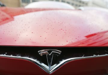 В России выставили заградительные цены на каско для автомобилей Tesla. Страховые компании больше не хотят с ними связываться