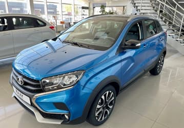 Одна из последних в России Lada XRAY Cross в топовой версии Instinct продаётся за 2 млн рублей