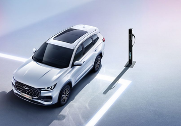 Первый гибрид Chery уже можно заказать в России: запас хода 1000 км и реальный расход 1,3 л 92-го бензина на 100 км