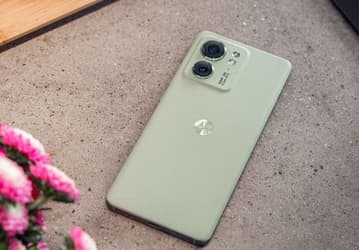 144-герцевый экран, масса 167 г и IP68. Представлен Motorola Edge 40