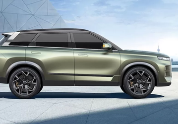Похожий на Range Rover Evoque кроссовер Chery показали внутри и снаружи. Он выйдет в России под названием Jaecoo 7