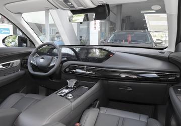 В Россию впервые привезли Dongfeng Aeolus Haoji 2023 с мощным мотором и стильным салоном