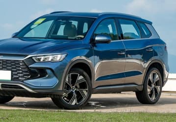 Ставший бестселлером на стадии предзаказов BYD Song Pro DM-i Champion Edition 2023 оказался ещё дешевле, чем ожидалось