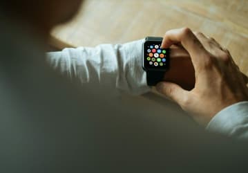Samsung подвинули на третье место, причём сделал это молодой индийский бренд. Рынок умных часов активно меняется