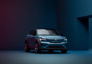 В России начали продавать бешеный кроссовер Volvo C40 Recharge 2023 — он такой же мощный, как топовый Volvo XC90 T8