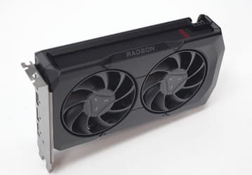 У некоторых Radeon RX 7600 есть проблема с подключением разъёма питания. О возгораниях пока никто не сообщал
