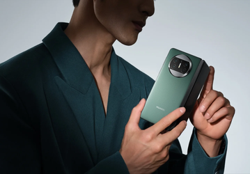 В России стартовали продажи складного смартфона Huawei Mate X3