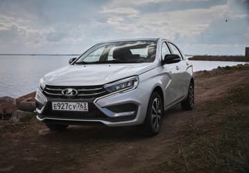 Выпуск Lada Vesta NG остановлен на три недели. На территории предприятия скопилось около 12 тыс. некомплектных «Вест»