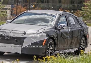 Совершенно новую Toyota Camry впервые засняли на дороге