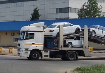 «Кому-то целый автовоз, кому-то одну штучку». «Отработка» Lada Vesta NG идет медленно, сейчас занимаются машинами, собранными в феврале