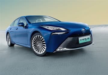 Разгон до 100 км/ч за 9,2 с и 780 км на одной заправке за 105 тыс. долларов. В Китае стартовали продажи самой дорогой Toyota, и это вовсе не Land Cruiser