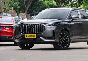 261 л.с., полный привод, Snapdragon 8155 и автопилот — недорого. Chery Tiggo 9 поступил в продажу в Китае