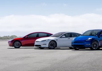 Все модели Tesla проиграли в большом тесте на скорость зарядки электромобилей