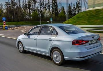 Названы плюсы и минусы альтернативы Volkswagen Polo и Skoda Rapid — седана Jetta VA3 за 2 млн рублей