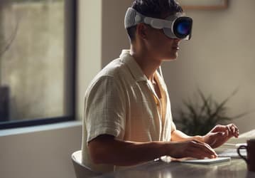Apple не даст возможности просто заказать гарнитуру Vision Pro онлайн. Придётся идти в магазин и лично подтверждать намерение купить устройство