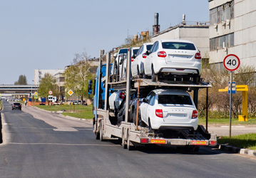 Продажи Lada в мае 2023 года оказались на 300% выше, чем в мае 2022 года (правда, тогда завод не работал)