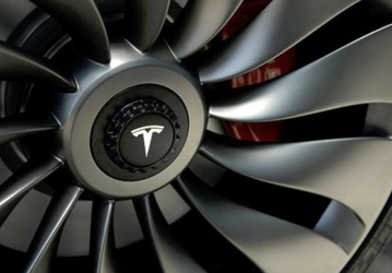 Злопыхатели Tesla, ликуйте. Акции компании сильно упали в цене 