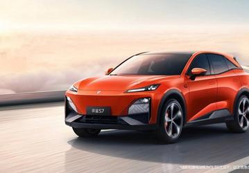 Lamborghini Urus для небогатой молодежи. Changan Deepal S7 поступил в продажу в Китае: 1120 км на баке бензина, 333 л.с. и 15-дюймовый экран и 6 лет бесплатных ТО за 23,6 тыс. долларов