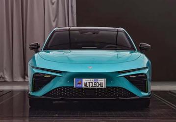 Китайцы ставят на поток то, что все никак не может сделать Tesla. В Китае готов к выходу уже второй электроседан с запасом хода более 1000 км