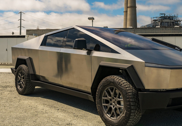 375 000 машин в год. Финальную версию Tesla Cybertruck представят в августе, а производство стартует в октябре