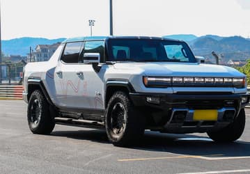 В России выставили на продажу внедорожник Hummer EV мощностью 1000 л.с. Цена этого 5,5-метрового автомобиля может удивить