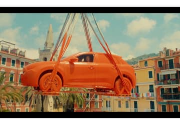 Больше никакого скучного серого цвета в автомобилях Fiat. Компания решила окрашивать свои машины в цвета итальянского моря, солнца, неба и земли