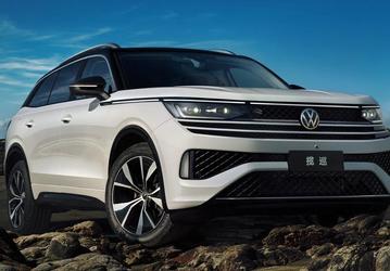 В России начали продавать большой внедорожник Volkswagen Tavendor 2023. У него 220 л.с., полный привод и королевский простор на заднем сиденье